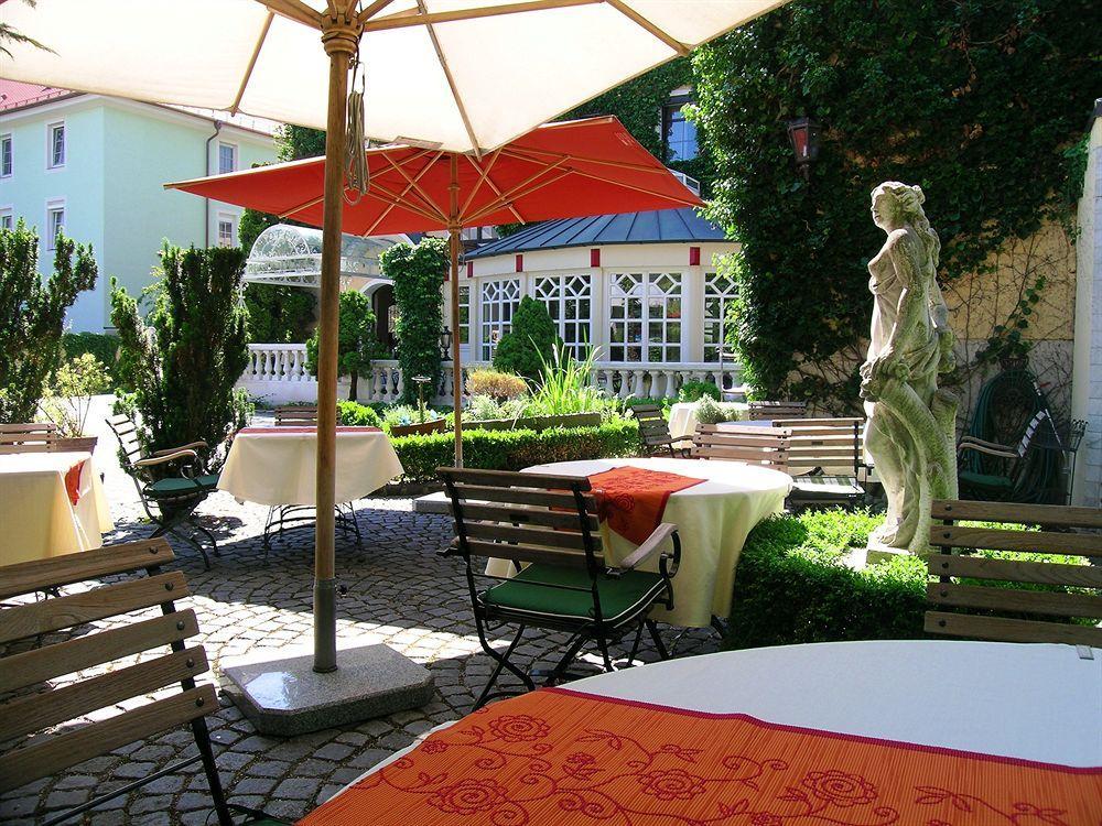 Simones Hotel Fuerstenhof ランツフート エクステリア 写真
