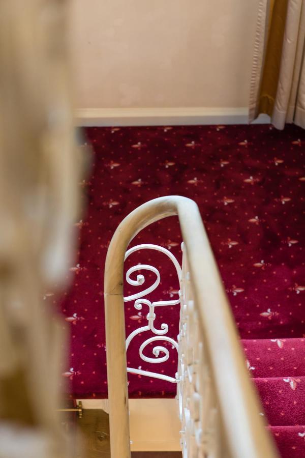 Simones Hotel Fuerstenhof ランツフート エクステリア 写真