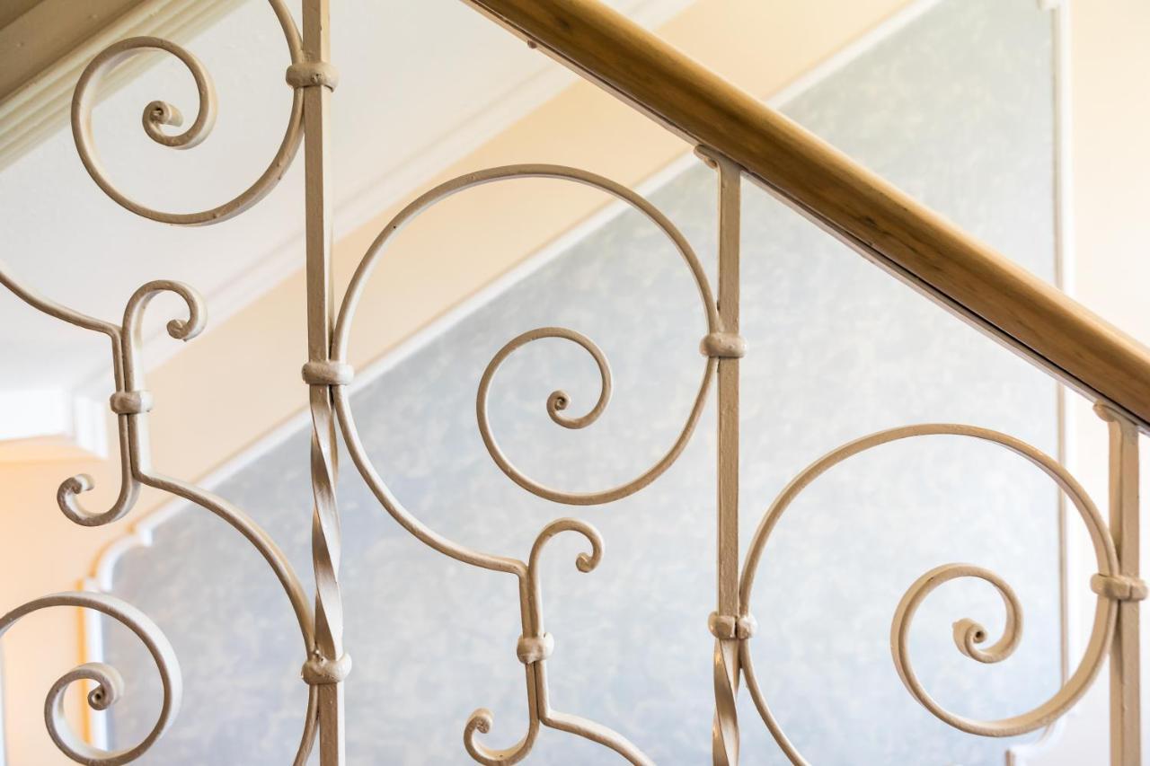 Simones Hotel Fuerstenhof ランツフート エクステリア 写真