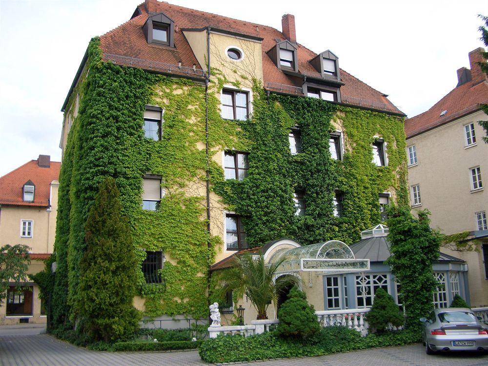 Simones Hotel Fuerstenhof ランツフート エクステリア 写真