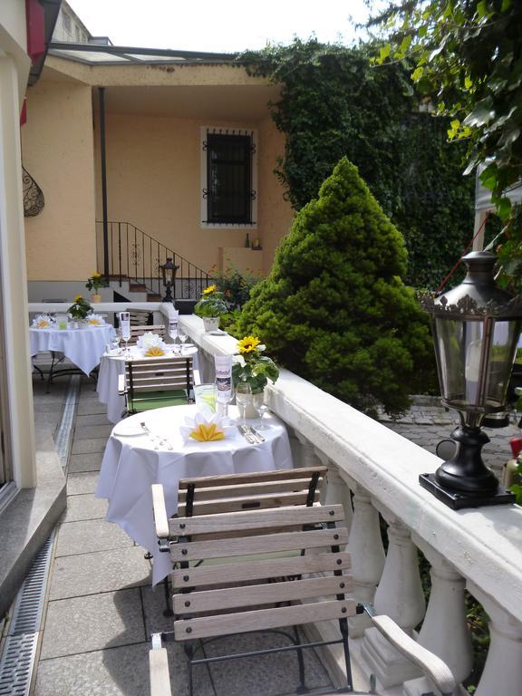 Simones Hotel Fuerstenhof ランツフート エクステリア 写真