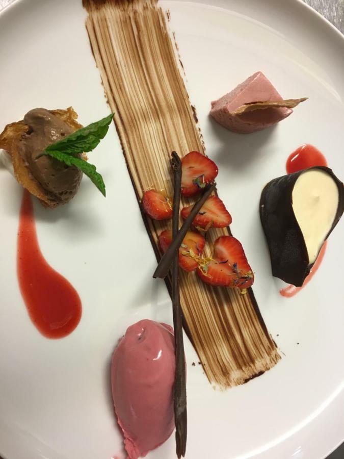 Simones Hotel Fuerstenhof ランツフート エクステリア 写真