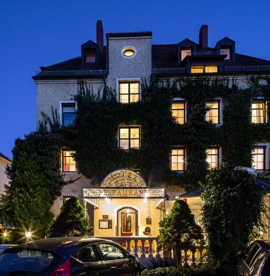Simones Hotel Fuerstenhof ランツフート エクステリア 写真