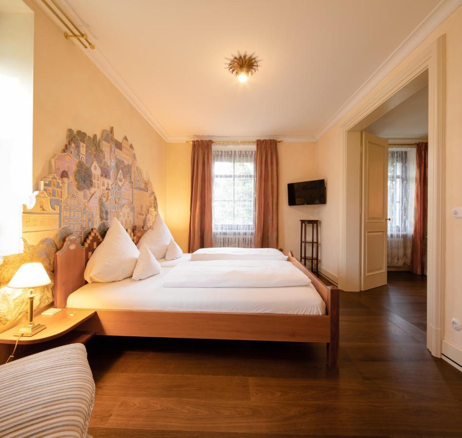 Simones Hotel Fuerstenhof ランツフート エクステリア 写真