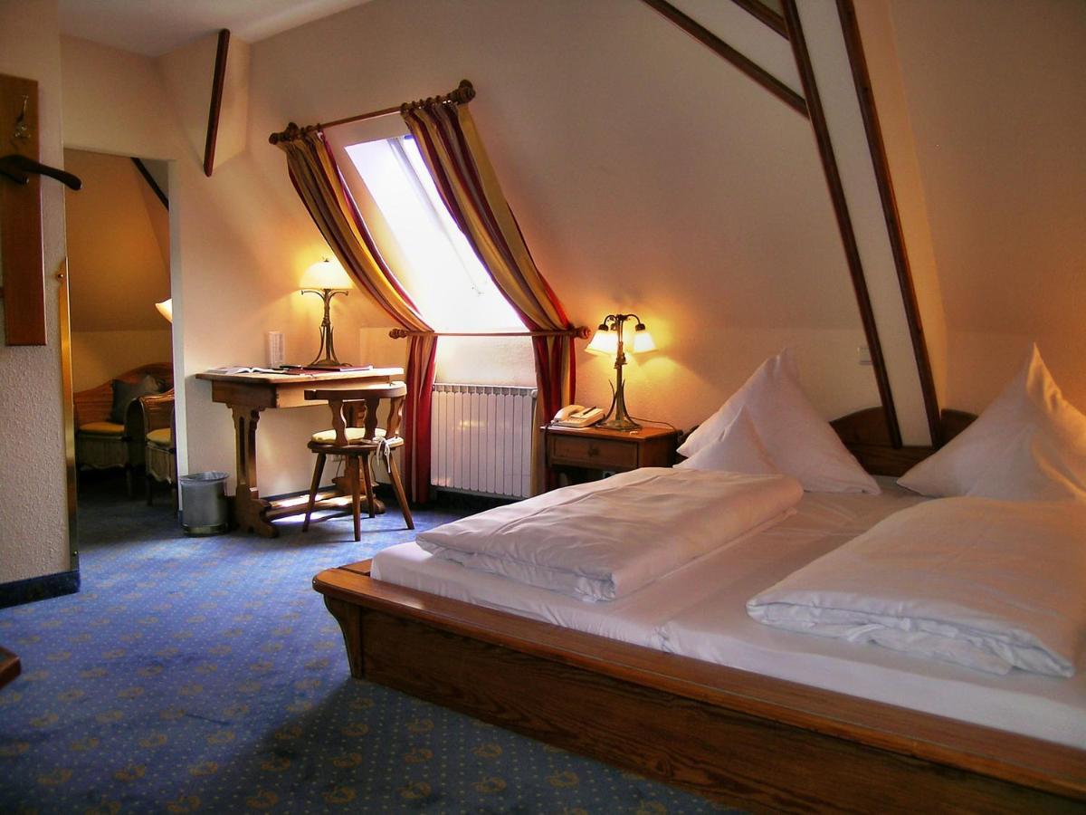 Simones Hotel Fuerstenhof ランツフート エクステリア 写真